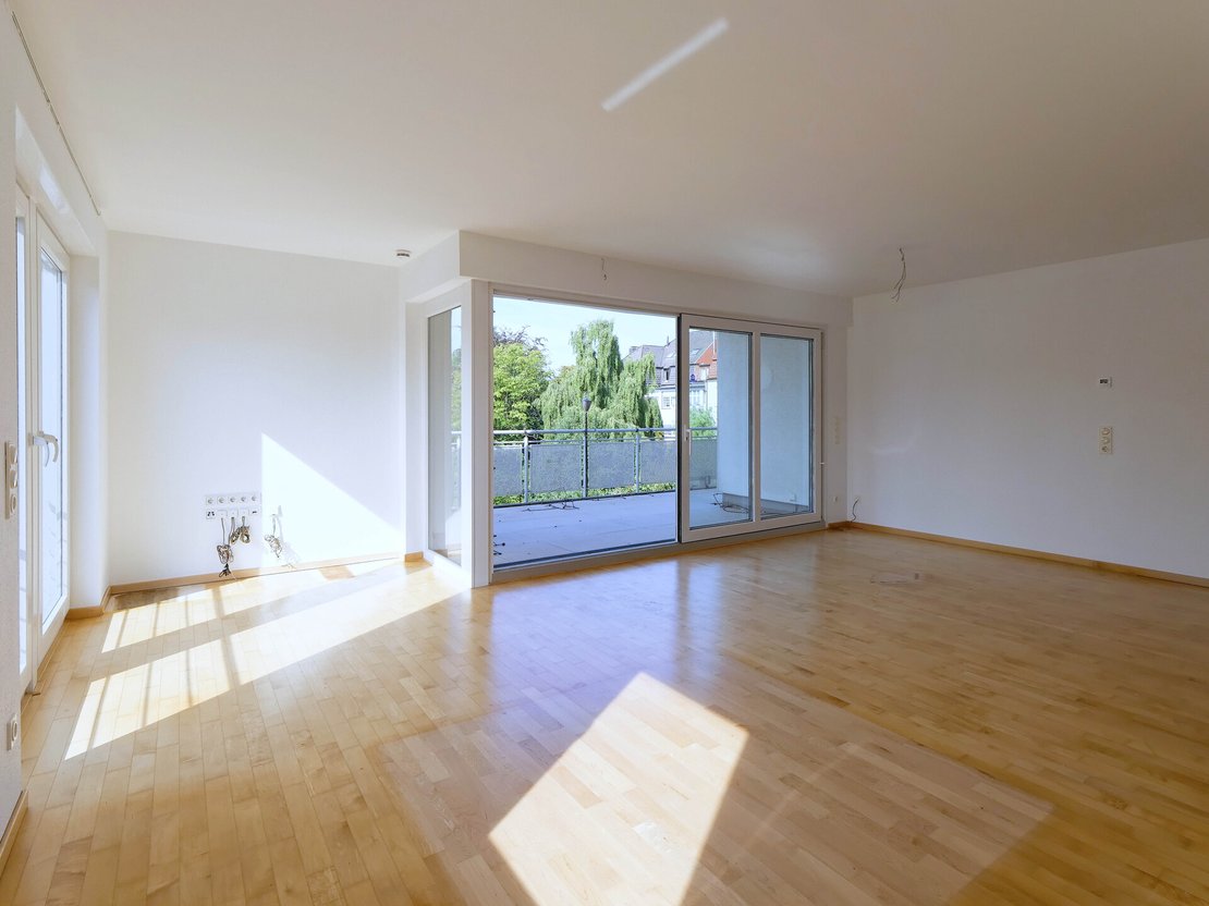 Wohn-, Esszimmer 