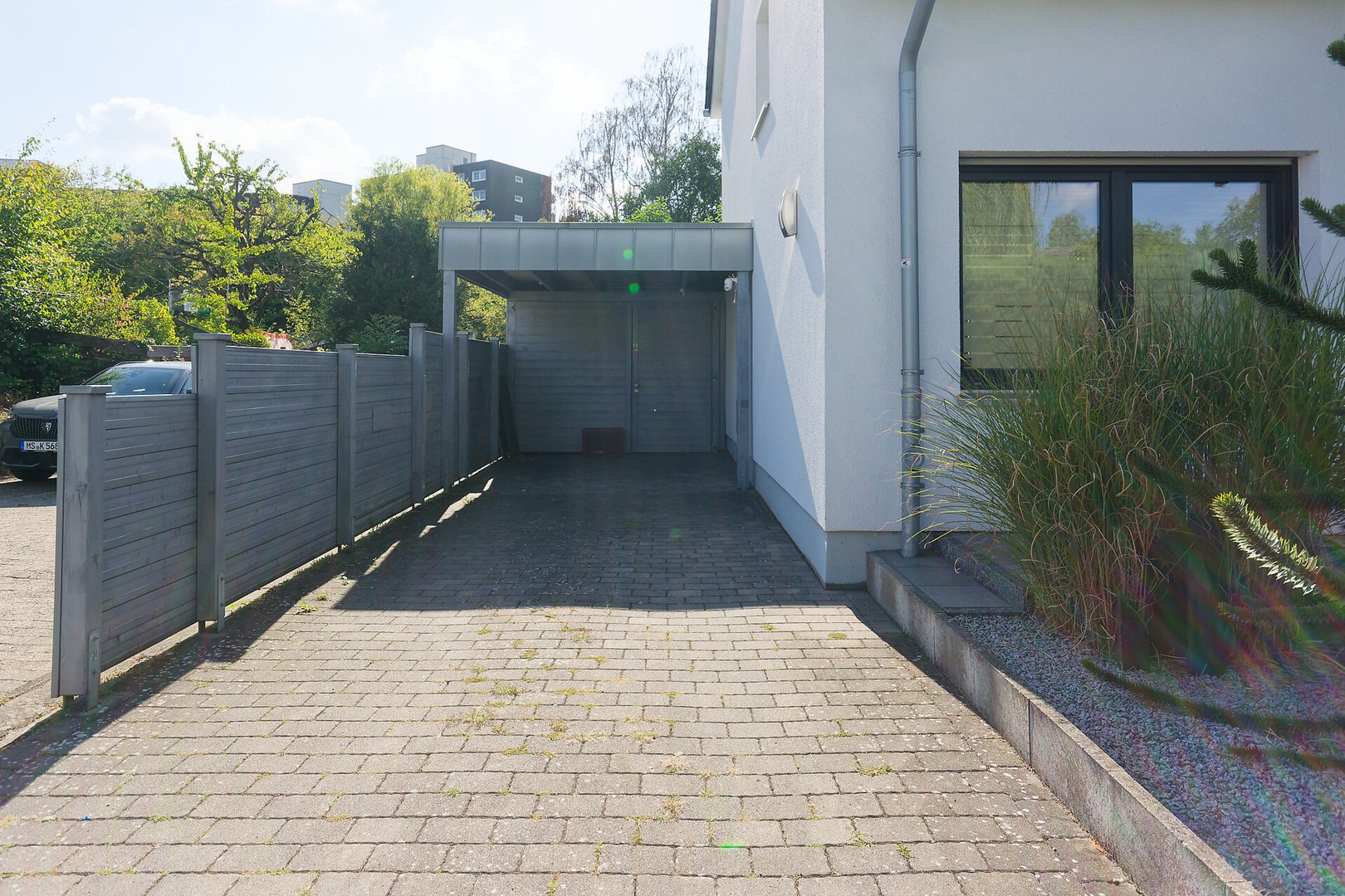 Auffahrt Carport