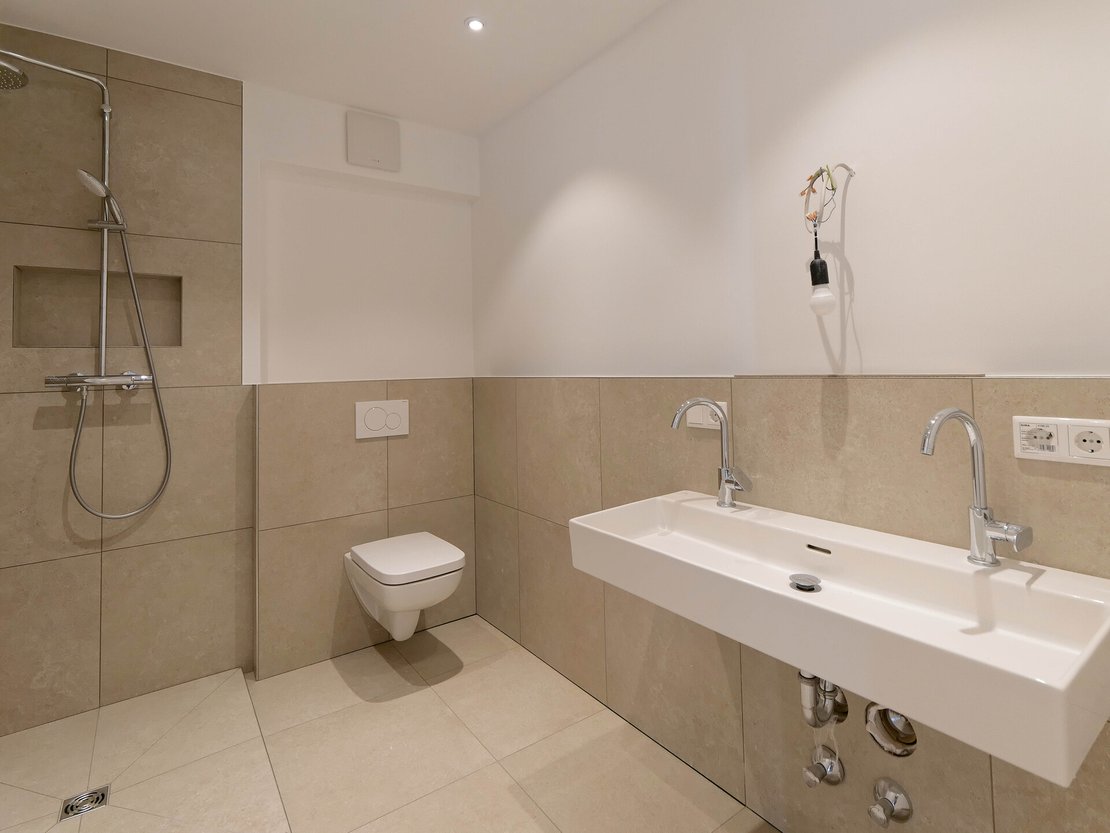 Badezimmer 2.OG