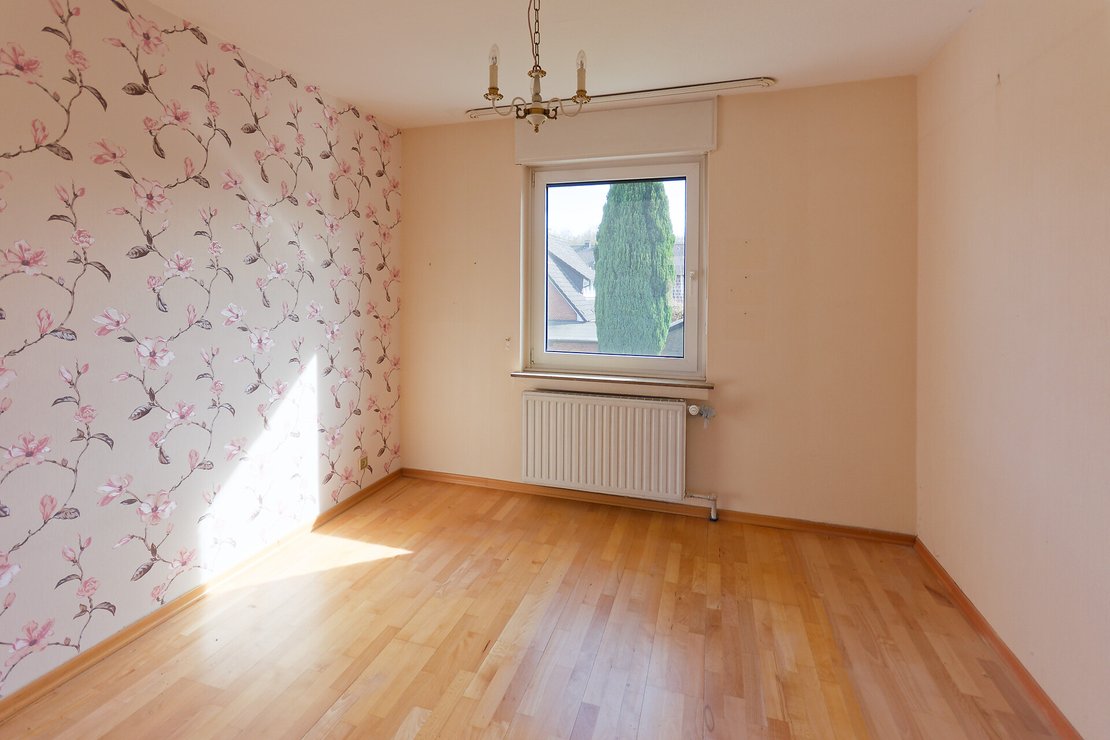 Schlafzimmer links
