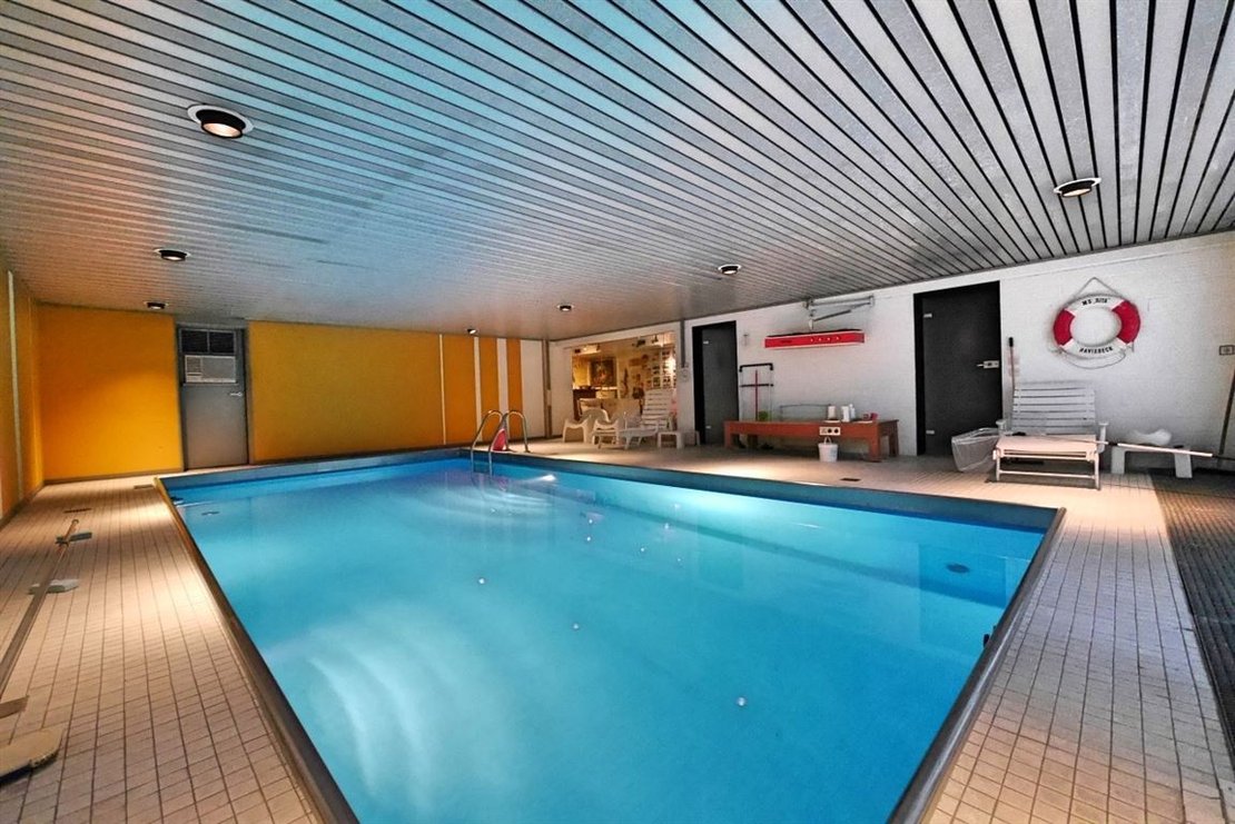 Schwimmbad3