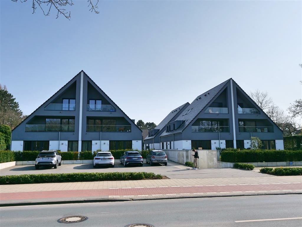 Straßenansicht vordere Häuserreihe
