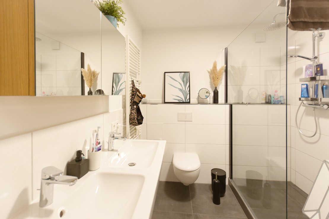 modernes Duschbad