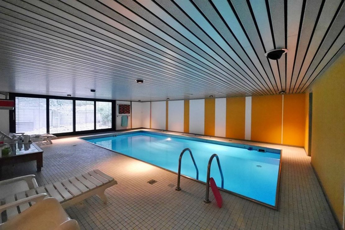 Schwimmbad1