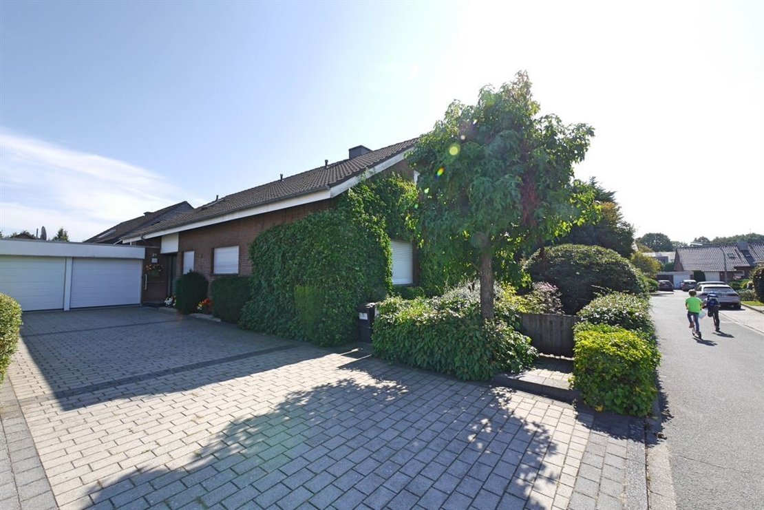 Straßenansicht – großzügiges Einfamilienhaus in ruhiger Sackgassenlage von Münster-Roxel