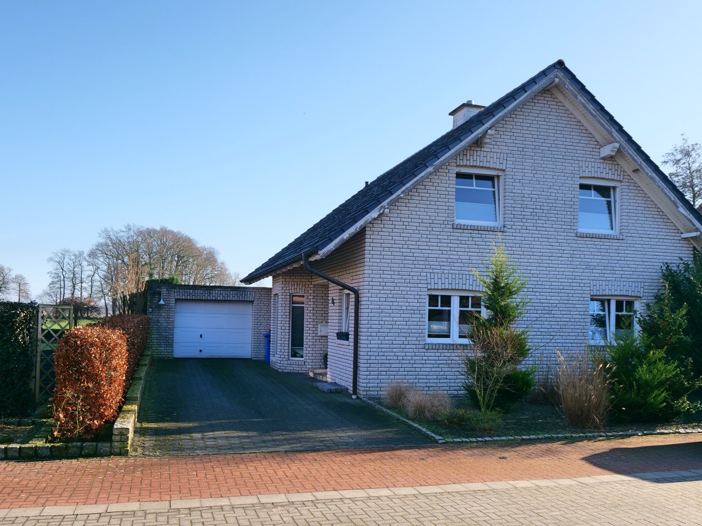 Straßenansicht